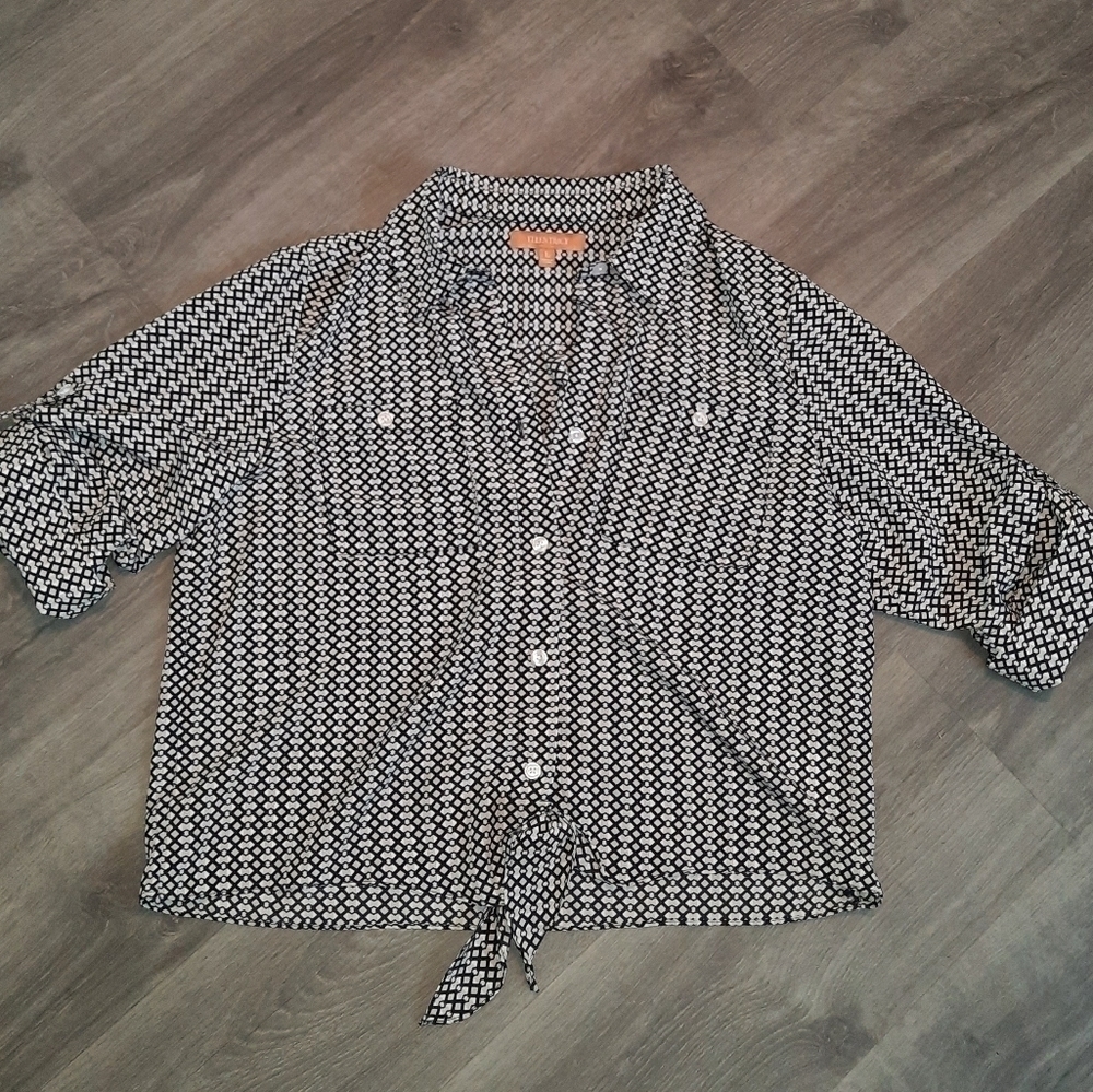 Ellen Tracy Button Up Roll Up Quarter Sleeve Shirt